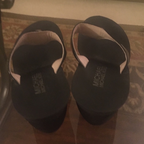 Shoes - Picture 2 of 4